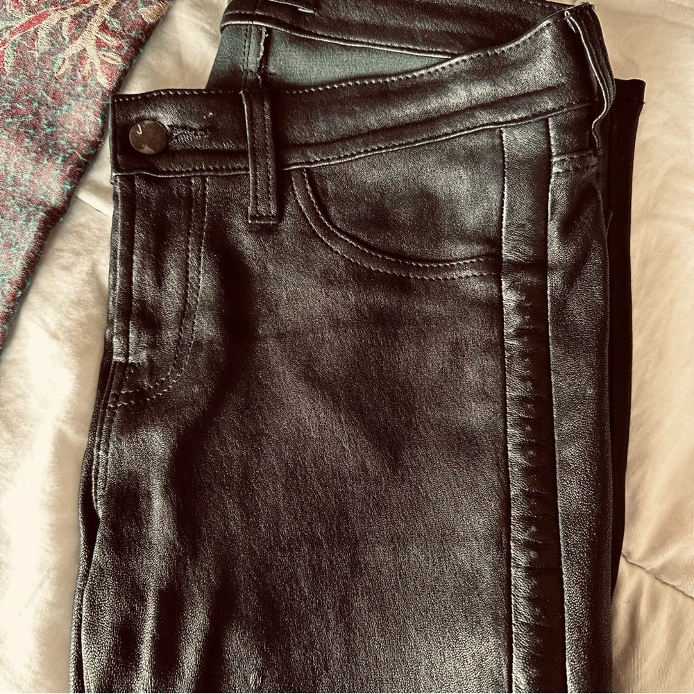 J Brand genuine leather, low rise size 26 - Picture 8 of 8